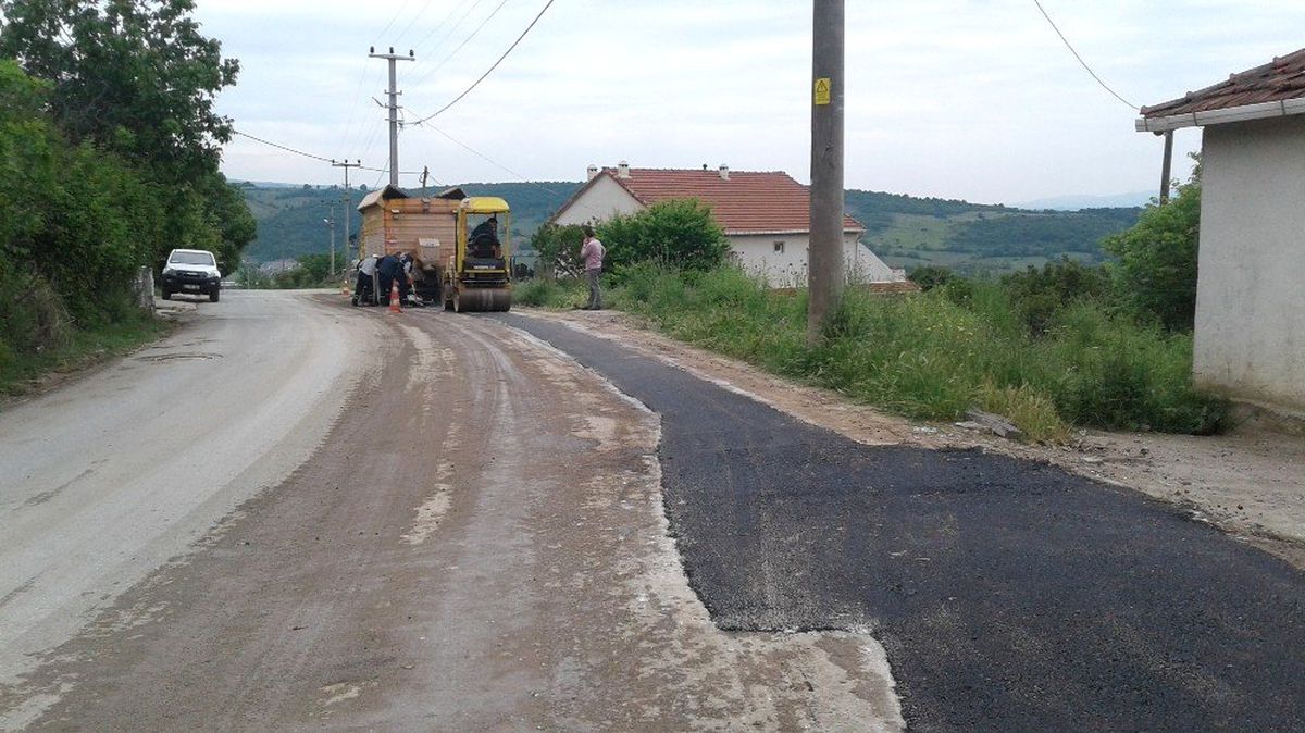 İzmit\'te Bozulan Yollar Tamir Ediliyor