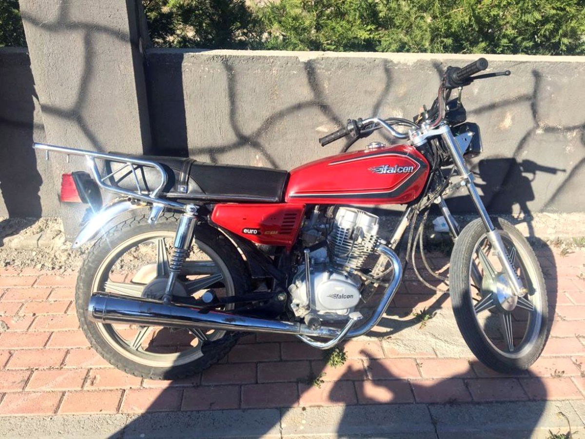 Jandarma Çalıntı Motosikleti Bularak Sahibine Teslim Etti