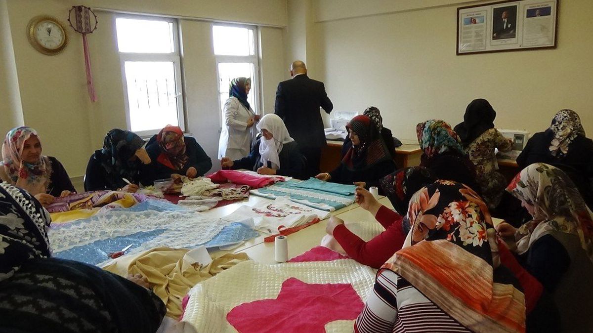 Kadınlar Streslerini Devlet Kurslarında Atıyor