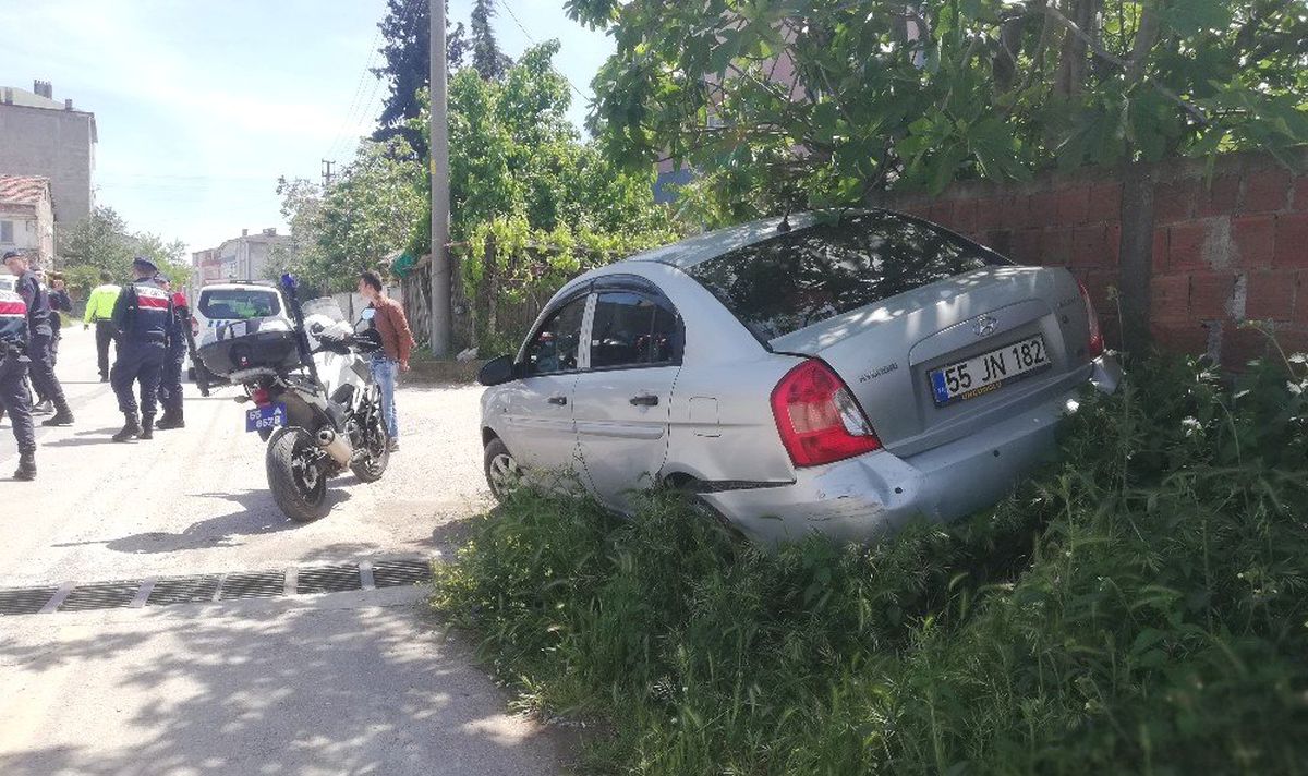 Kamyonet Otomobile Arkadan Çarptı: 1 Yaralı
