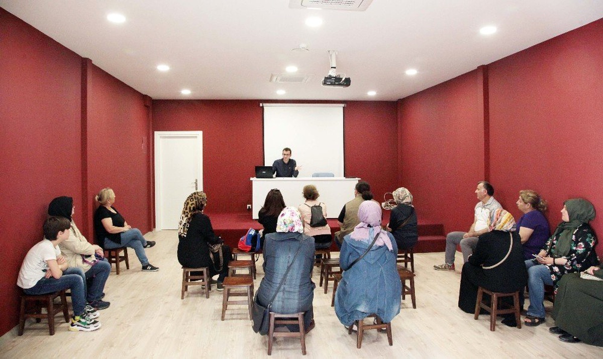 Kartal\'da Teknoloji Bağımlılığı Semineri Düzenlendi