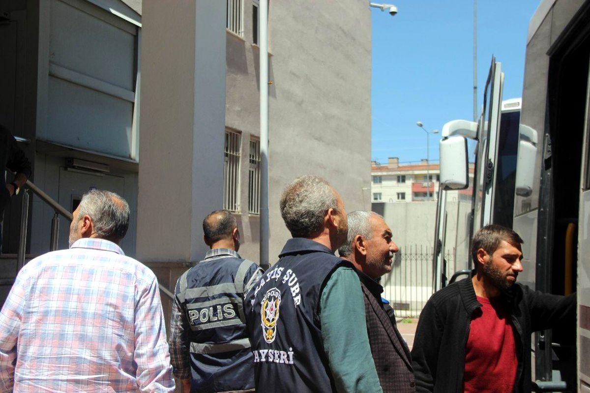 Kayseri\'de 125 Polisle Eş Zamanlı Operasyon