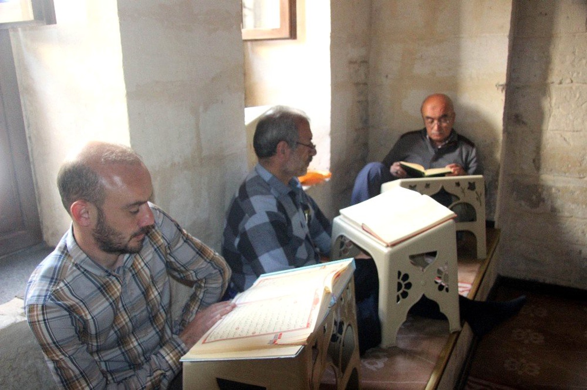 Kilis\'te 14 Asırlık Mukabele Geleneği Sürüyor