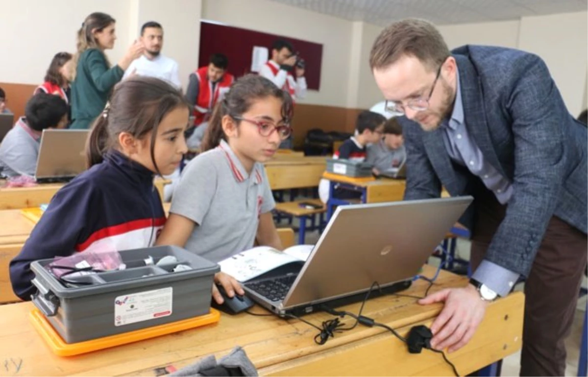 Kuveyt Türk\'ten meraklı kaşiflere kodlama ve robotik eğitimi 