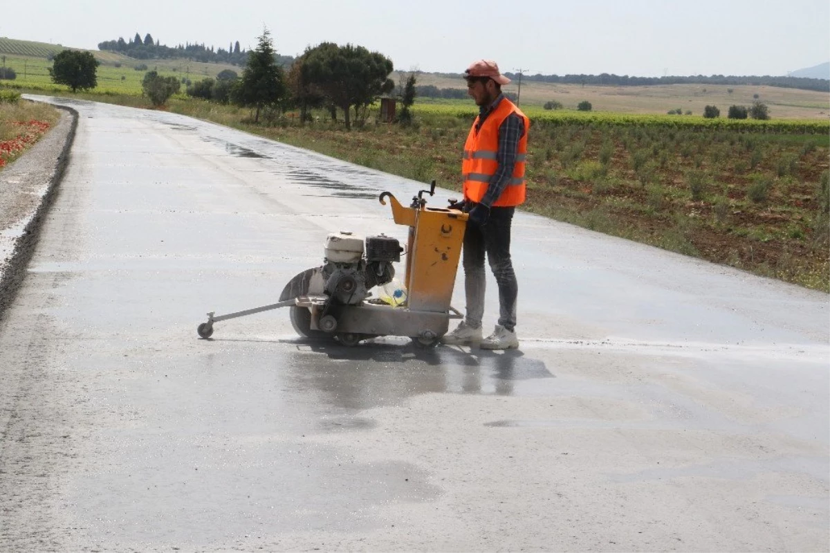 Manisa\'da Asfalta Alternatif Beton Yol Uygulaması