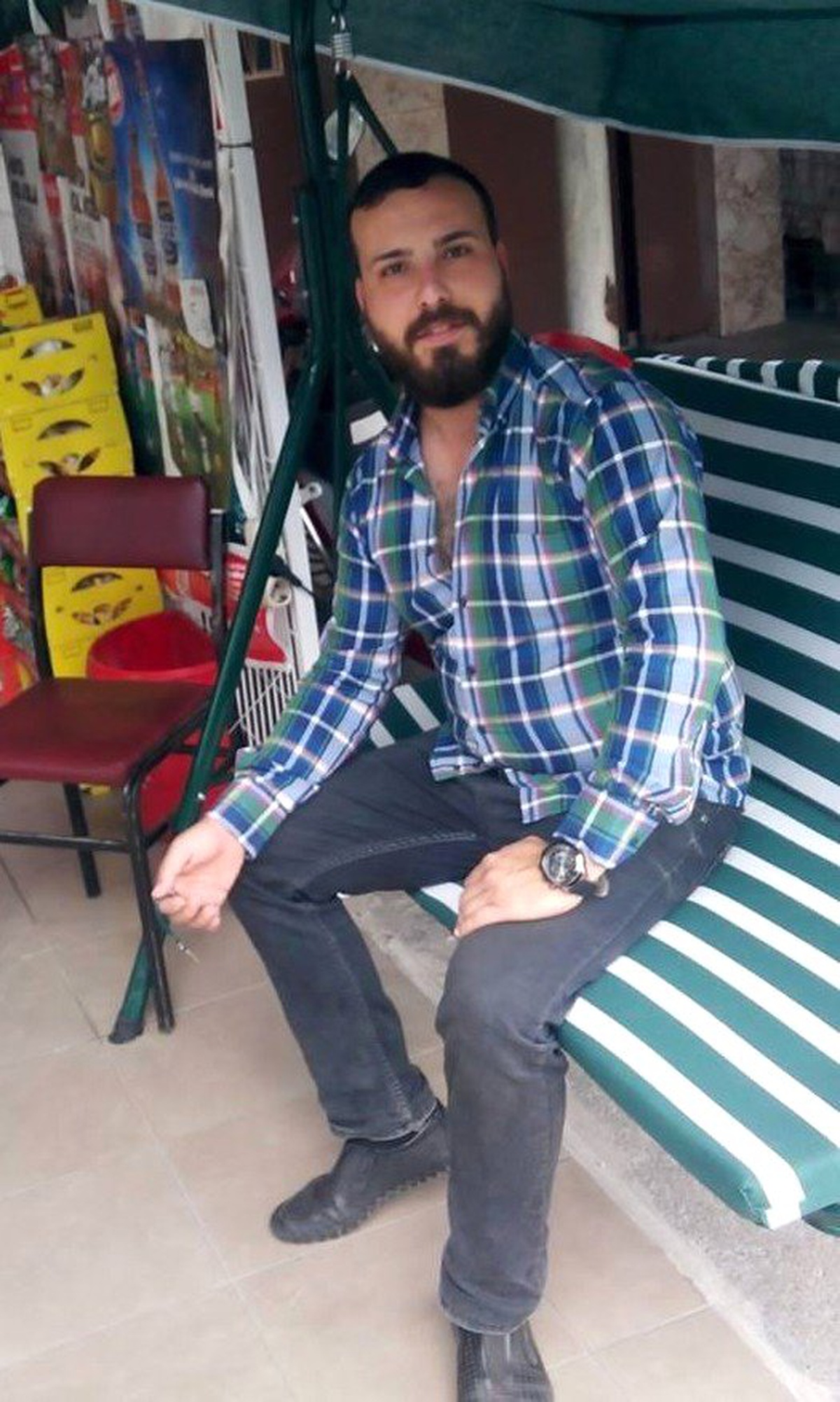 Manisa\'da Motosiklet Zeytin Bahçesine Uçtu: 1 Ölü, 1 Yaralı