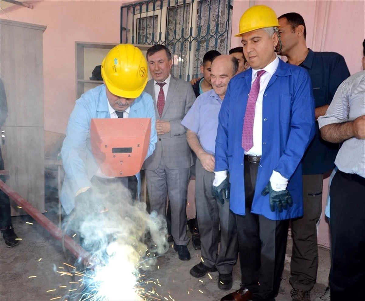 Meslek Lisesi Öğrencileri Ailelerle Buluşuyor Projesi