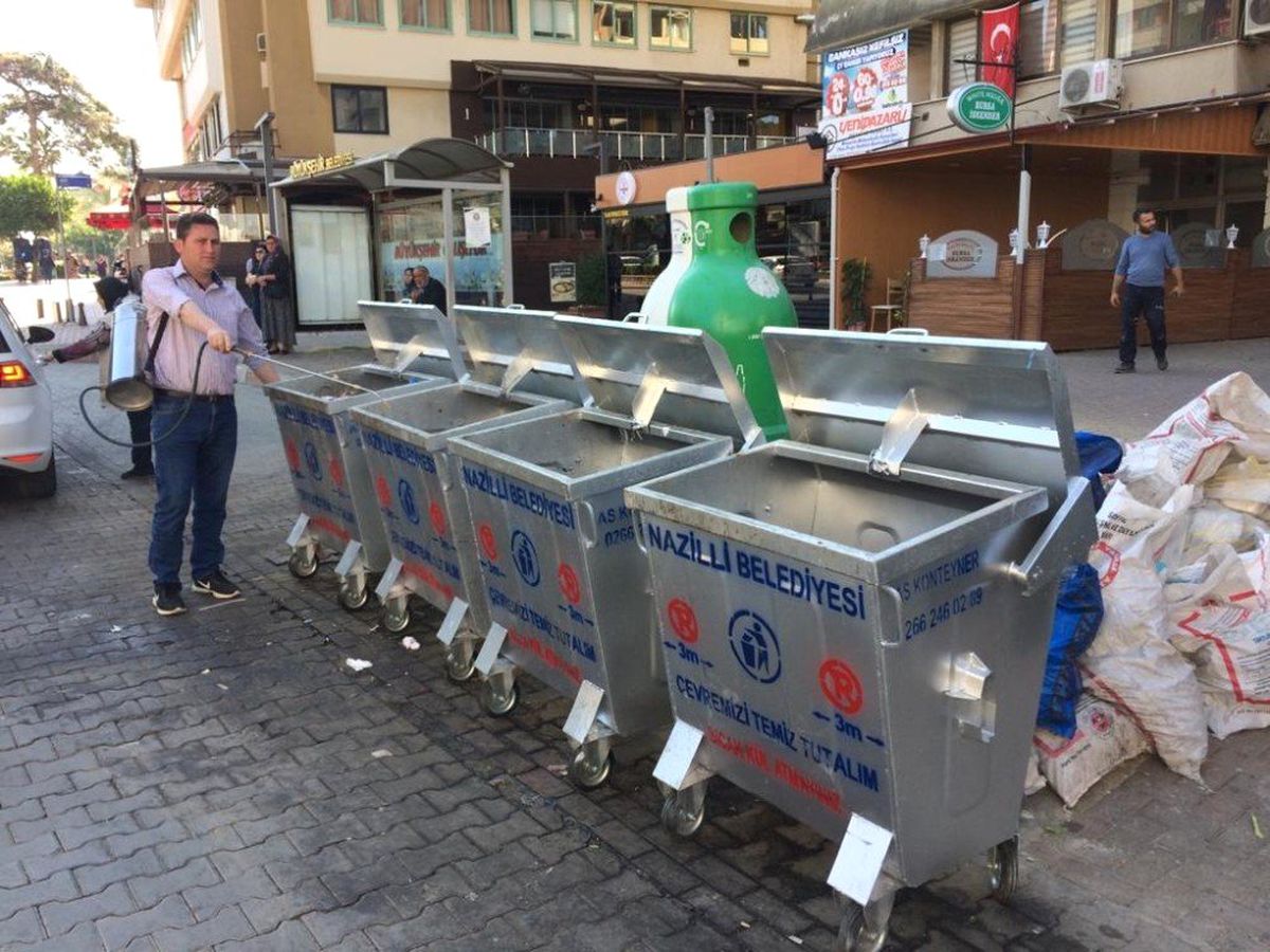 Nazilli\'de İlaçlama Çalışmaları Sürüyor