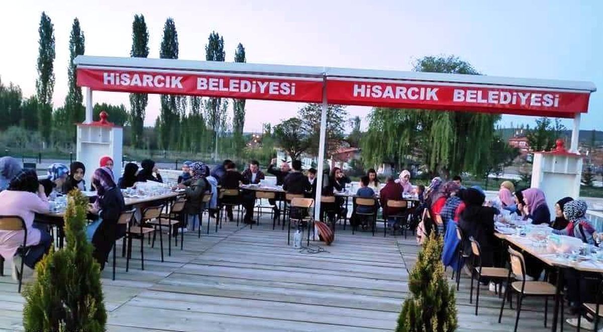 Öğretmen ve Öğrenciler İftar Yemeğinde Buluştu