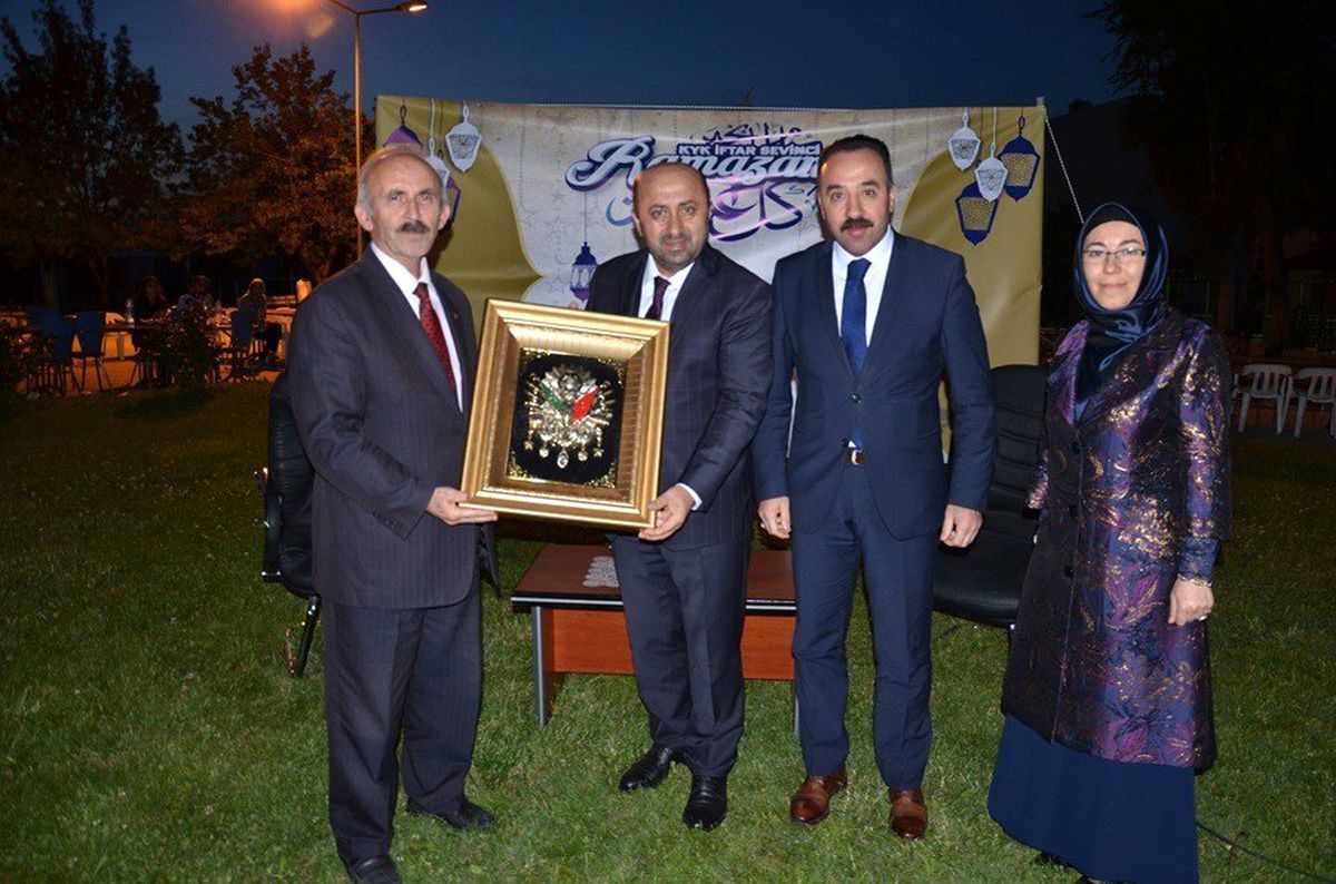 Ömer Döngeloğlu Bilecik\'te Üniversitesi Öğrencileriyle İftarda Buluştu