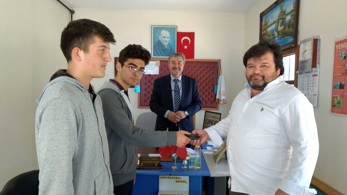 Ortaokul Öğrencilerinden İnsanlık Dersi