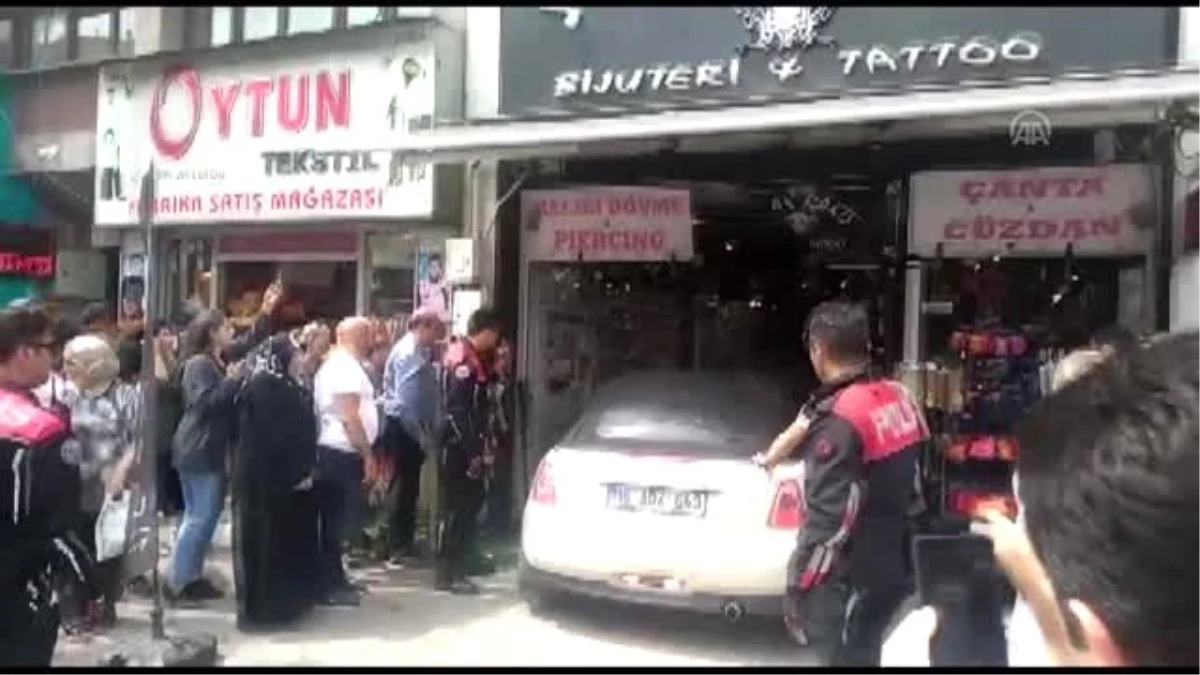Otomobil Dükkana Girdi - Bursa