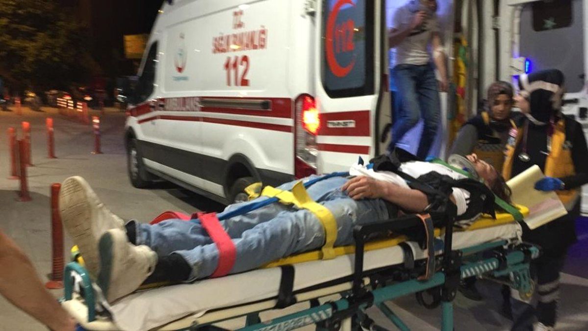 Otomobil Şarampole Uçtu: 4 Yaralı
