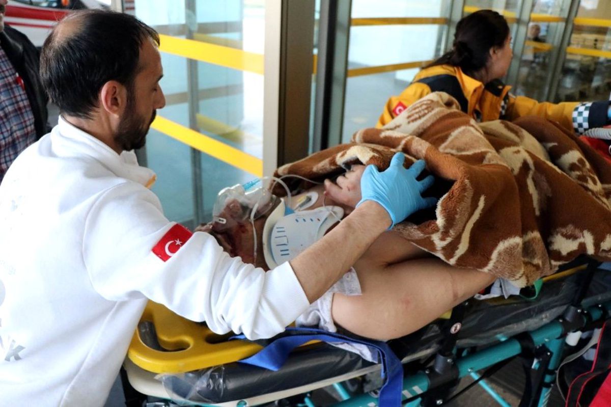 Polisten Kaçarken 5. Kattan Atladı