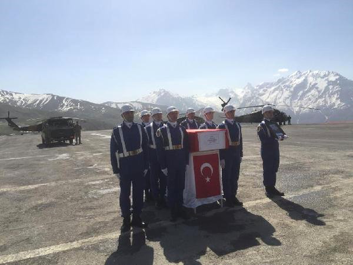 Şehit Uzman Çavuş Volkan Demirci İçin Hakkari\'de Tören