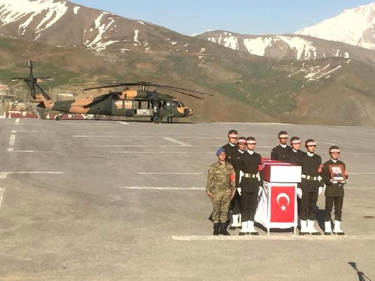 Şehit Uzman Çavuş Zencirli İçin Hakkari\'de Tören