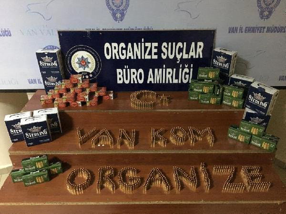 Van\'da Hafif Ticari Araçta 18 Bin Mermi Ele Geçirildi