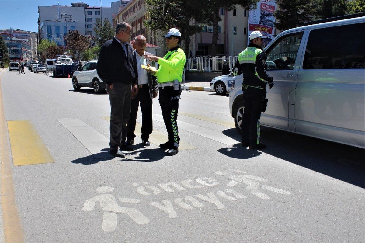 Van\'da \'Trafikte Yaya Önceliği\' Bilinçlendirme Çalışması