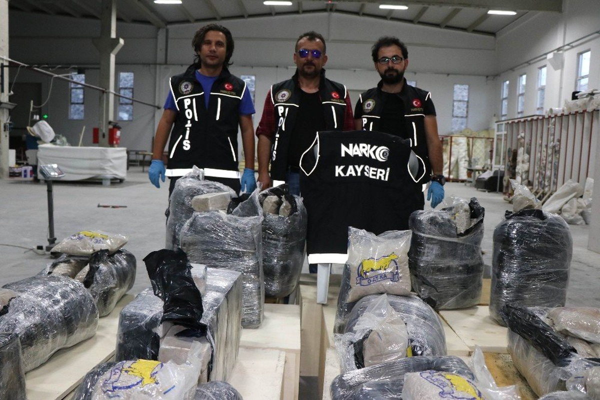 Yatak Fabrikası\'nda 233 Kilo Eroin ile Yakalanan Sanık İtirafçı Oldu