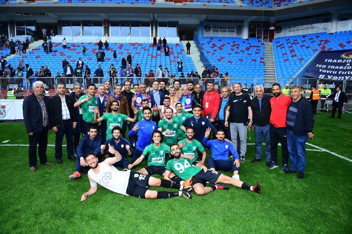 Yeşilyurt Belediyespor Kupasına Kavuşuyor