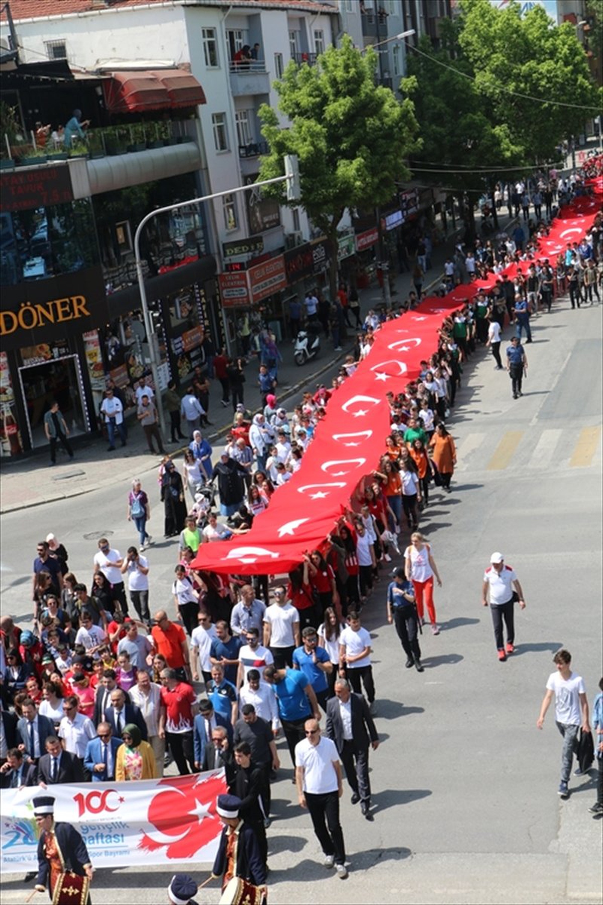 100. Yıl Coşkusu" Kortej Yürüyüşüyle Başladı