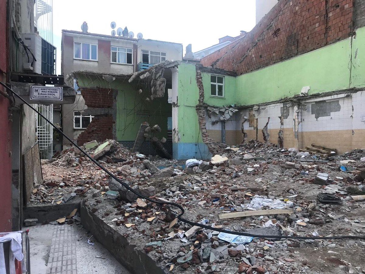 7 Ay Önce Yıkılan Edebali Cami Hayırseverlerin Yardımını Bekliyor