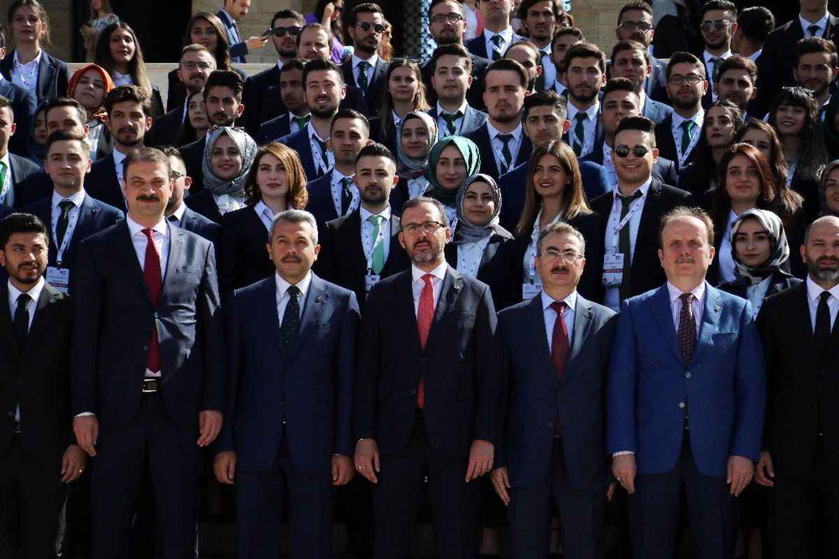 Bakan Kasapoğlu\'ndan Anıtkabir\'e Ziyaret