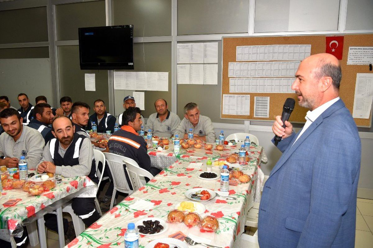 Başkan Pekyatırmacı Gece Personeli ile Bir Araya Geldi