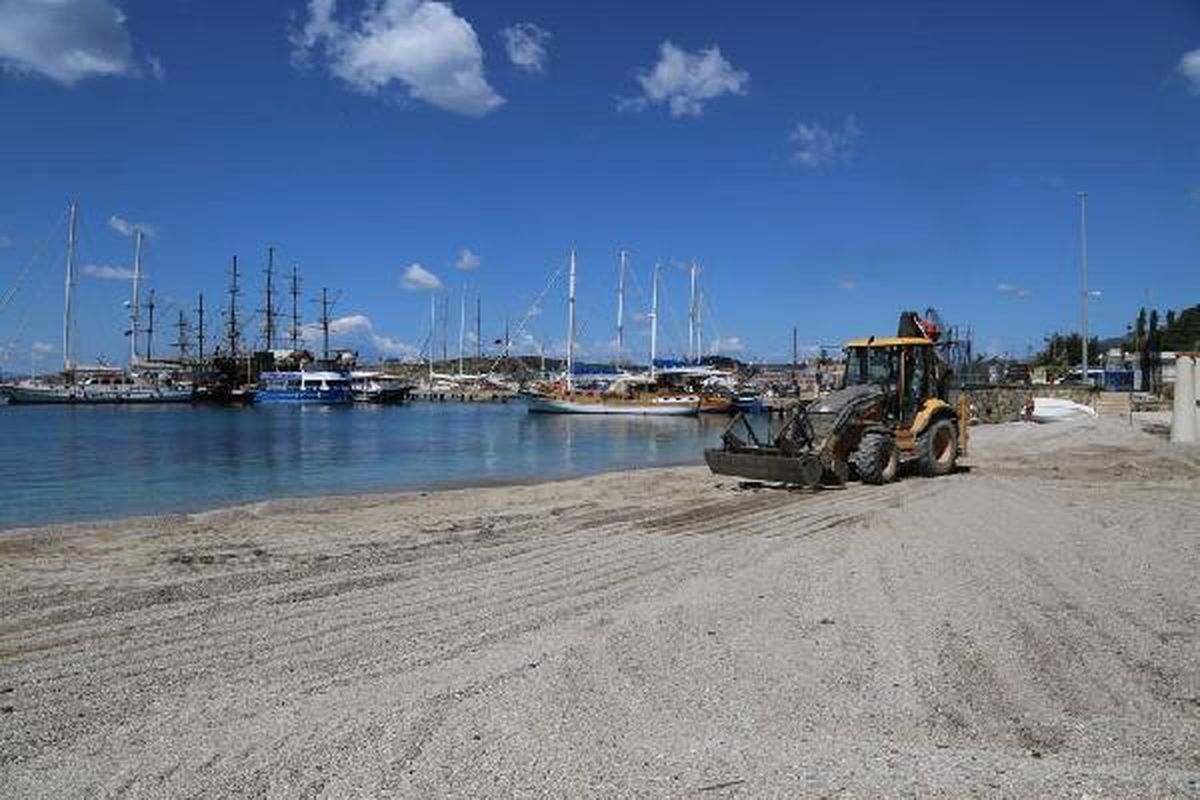 Bodrum\'un Belediye Plajlarında Şezlong Olmayacak