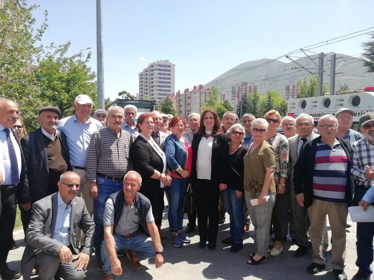 Cumhuriyet Halk Partisi\'nden İmamoğlu\'na Destek Sürüyor