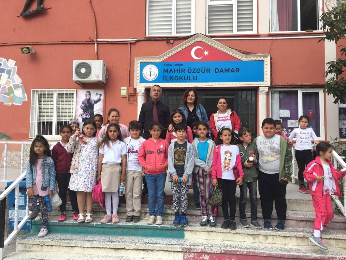 Didimli Öğrenciler, Yaşlıların Gönüllerine Girdi