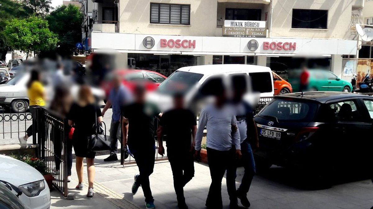 Düşük Kurdan Döviz Bozdurma\' Vaadiyle Dolandırıcılık Yapan İki Zanlı 5 Ay Sonra Parmak İzinden...