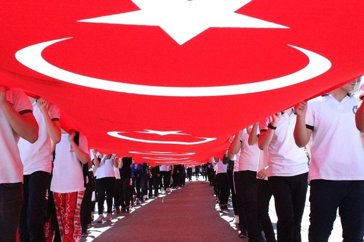 Düzce\'de Gençlik Haftası Renkli Görüntülerle Kutlanıyor