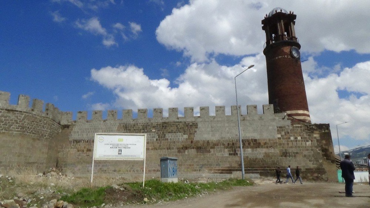 Erzurum\'da Tarihe Saygısızlık