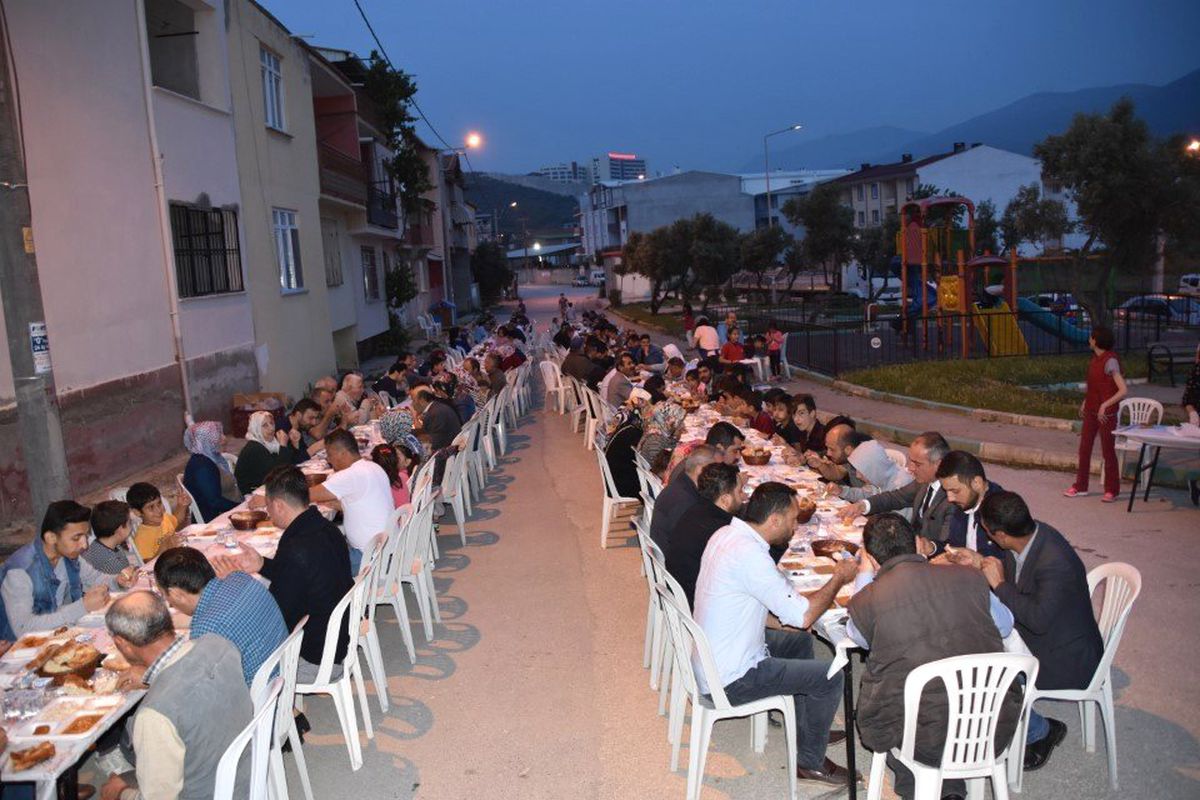 Eşref Dinçer Mahallesinde İftar Buluşması