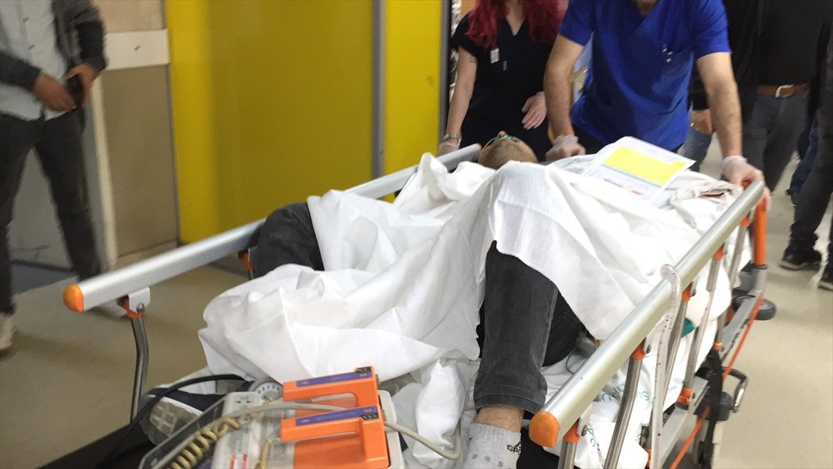 Geç Gelen Elektrik Tesisatçısının Makasla Yaralandığı İddiası