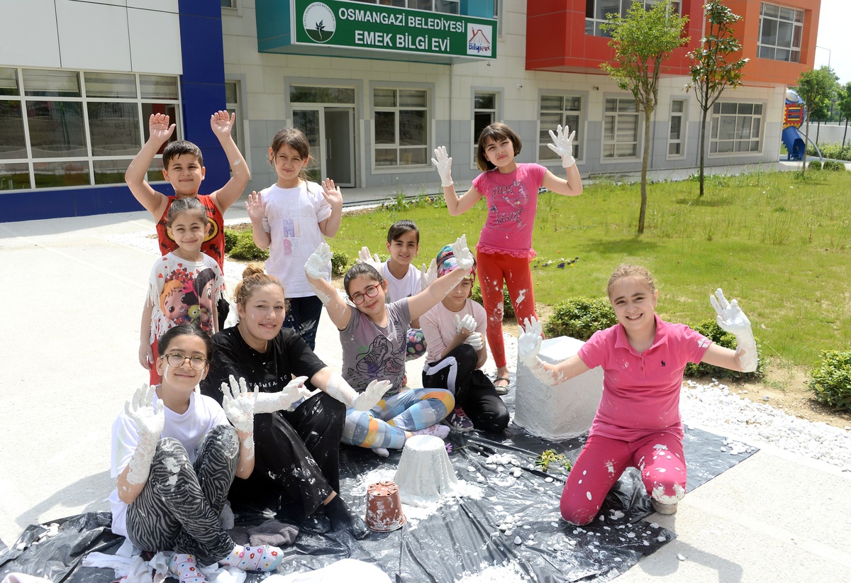 Gelecek Bilgi Evleri İle Aydınlanıyor