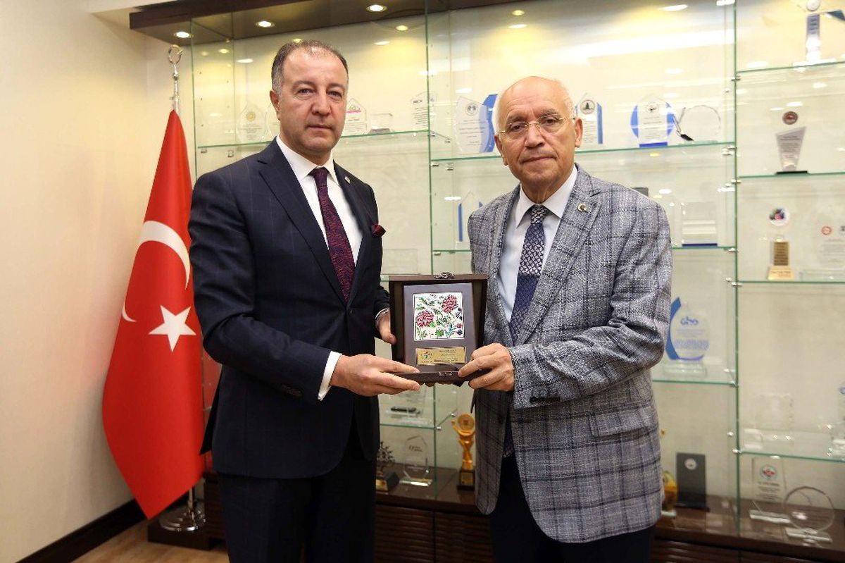 Genç Girişimcilerden Yaşar\'a Hayırlı Olsun Ziyareti