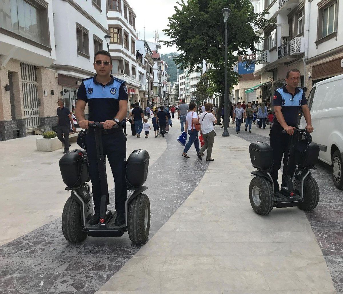 Gingerli Zabıtalar İşbaşında