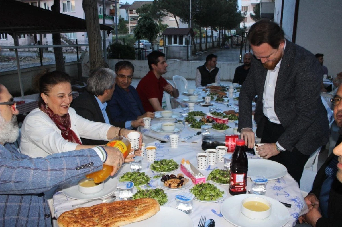 Güvenlik Kuvvetlerini Kalkındırma ve Dayanışma Derneği\'nden İftar Yemeği