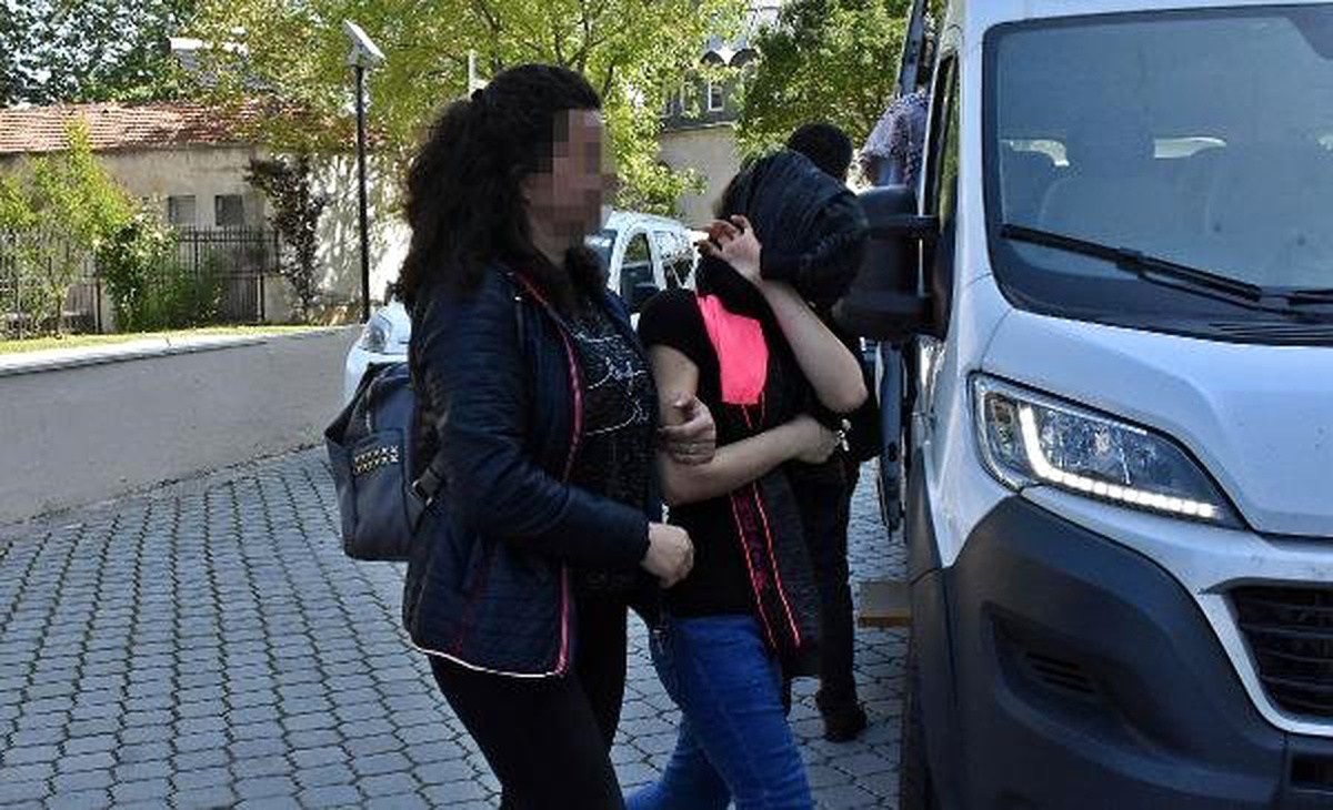 Hırsızlık Suçundan Aranan Anne ve Kızı Tutuklandı