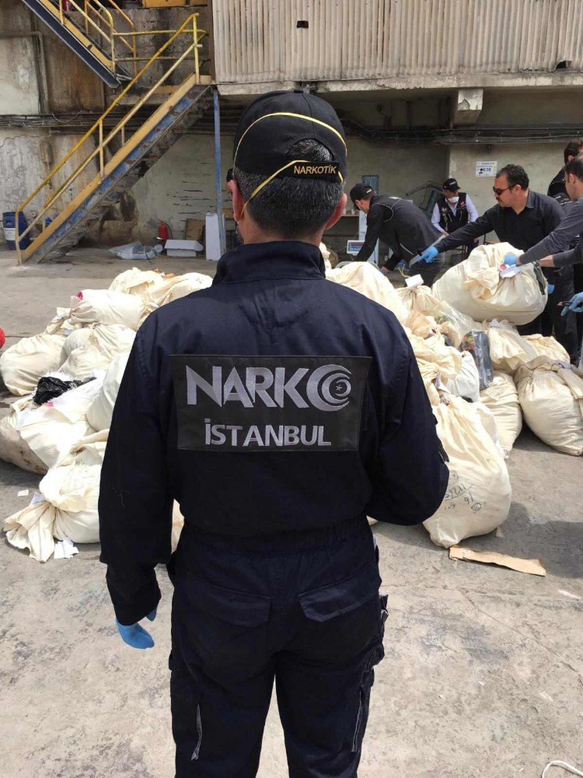 İstanbul\'da 10 Ton Uyuşturucu Fabrika Kazanında İmha Edildi