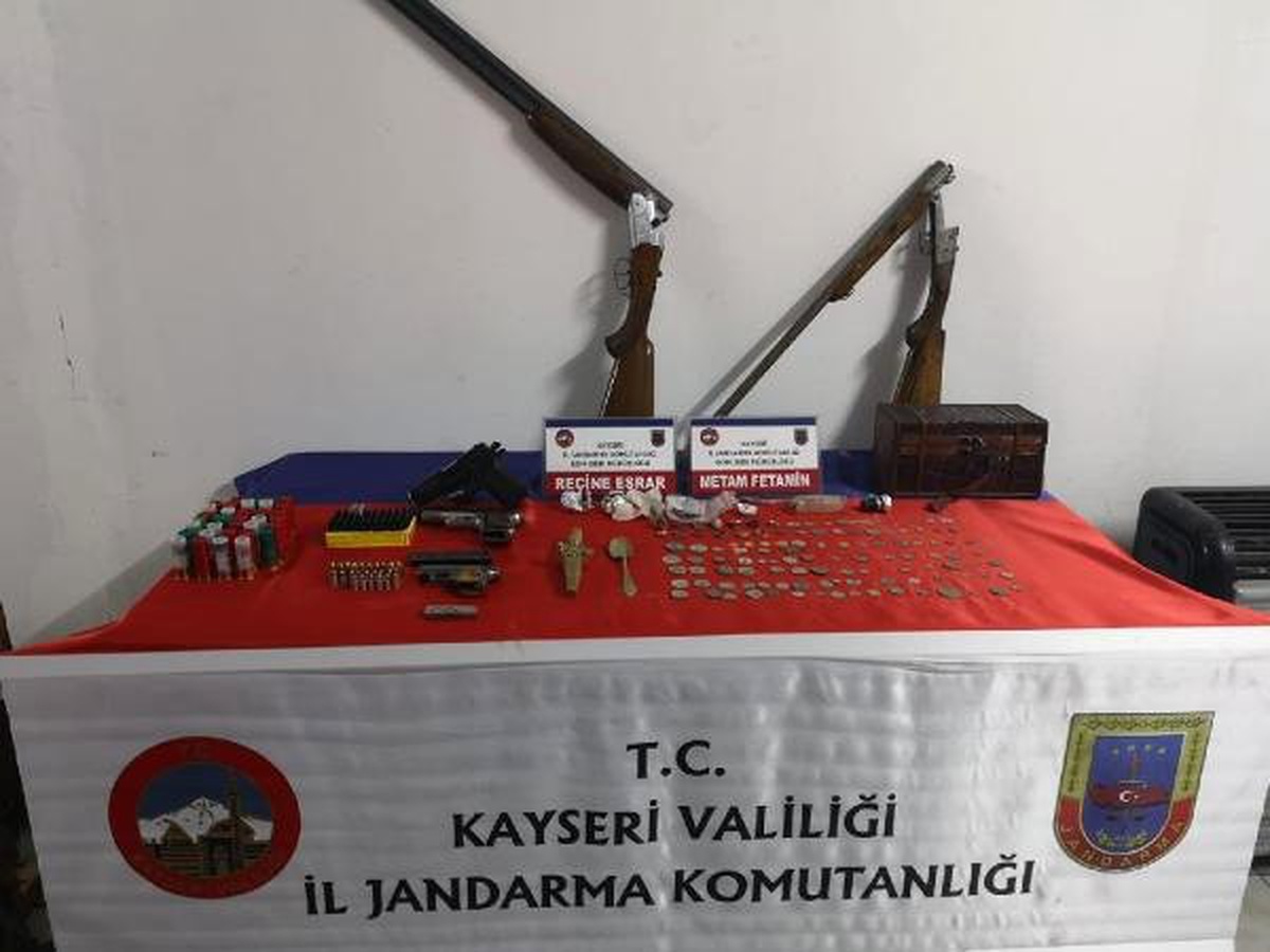 Kayseri\'de Hırsızlık Şüphelisi 4 Kişi Yakalandı