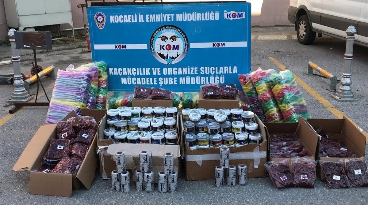 Kocaeli\'de 154 Kilo Kaçak Nargile Tütünü Yakalandı