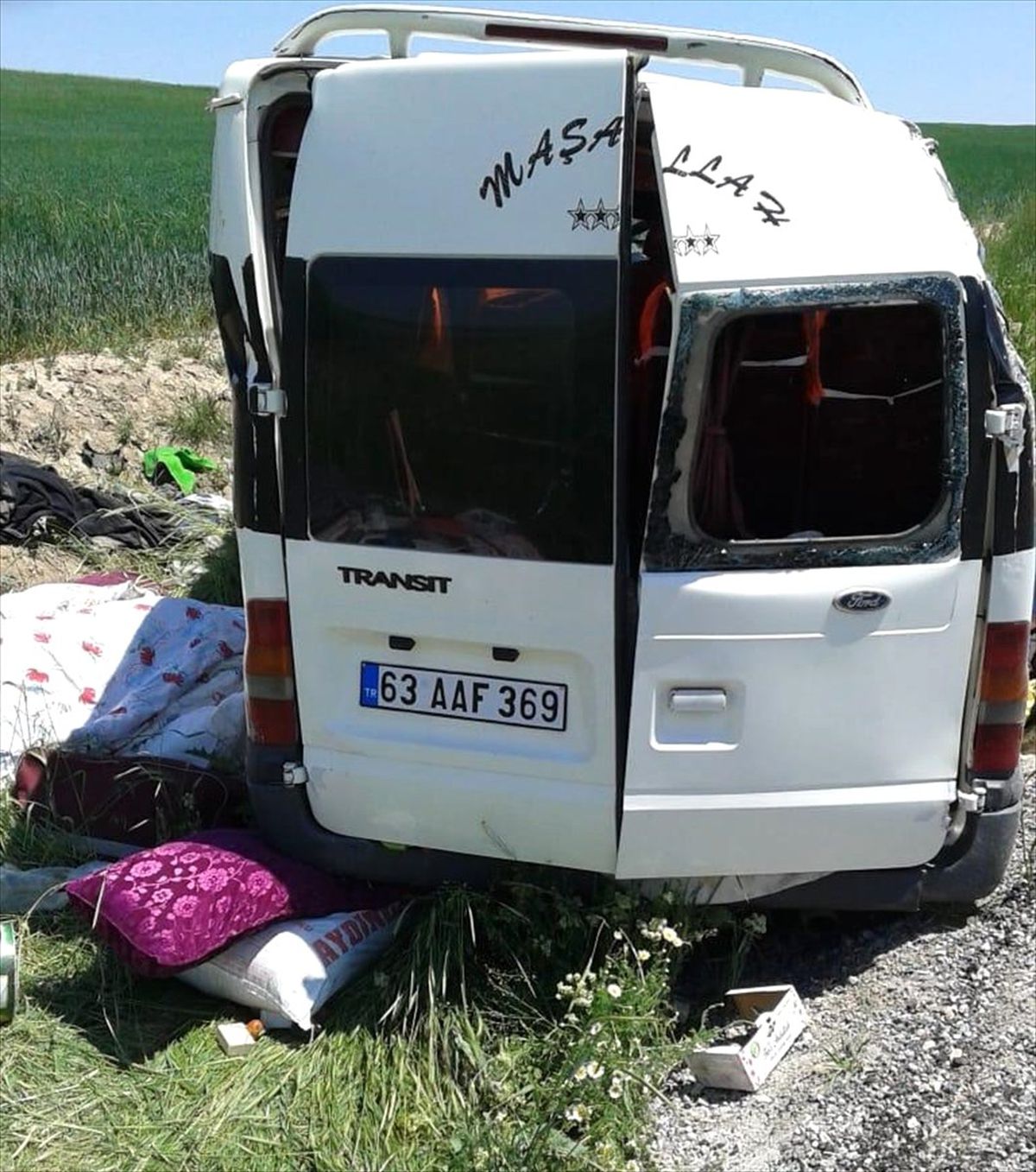 Konya\'da Tarım İşçilerini Taşıyan Minibüs Devrildi: 1 Ölü, 7 Yaralı