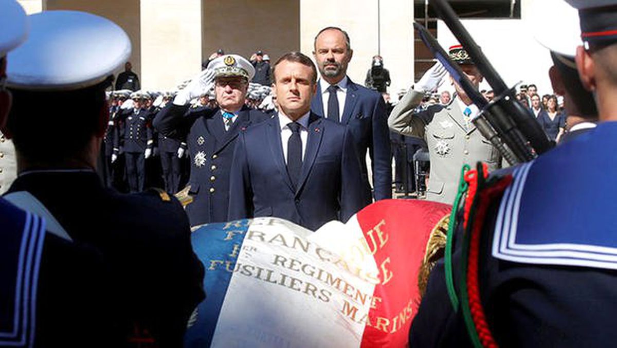 Macron, Rehine Operasyonunda Öldürülen 2 Fransız Komando İçin Tören Düzenledi