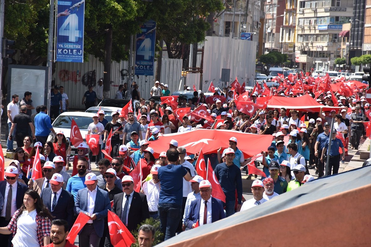 Mersin ve Hatay\'da "Gençlik Yürüyüşü" Düzenlendi