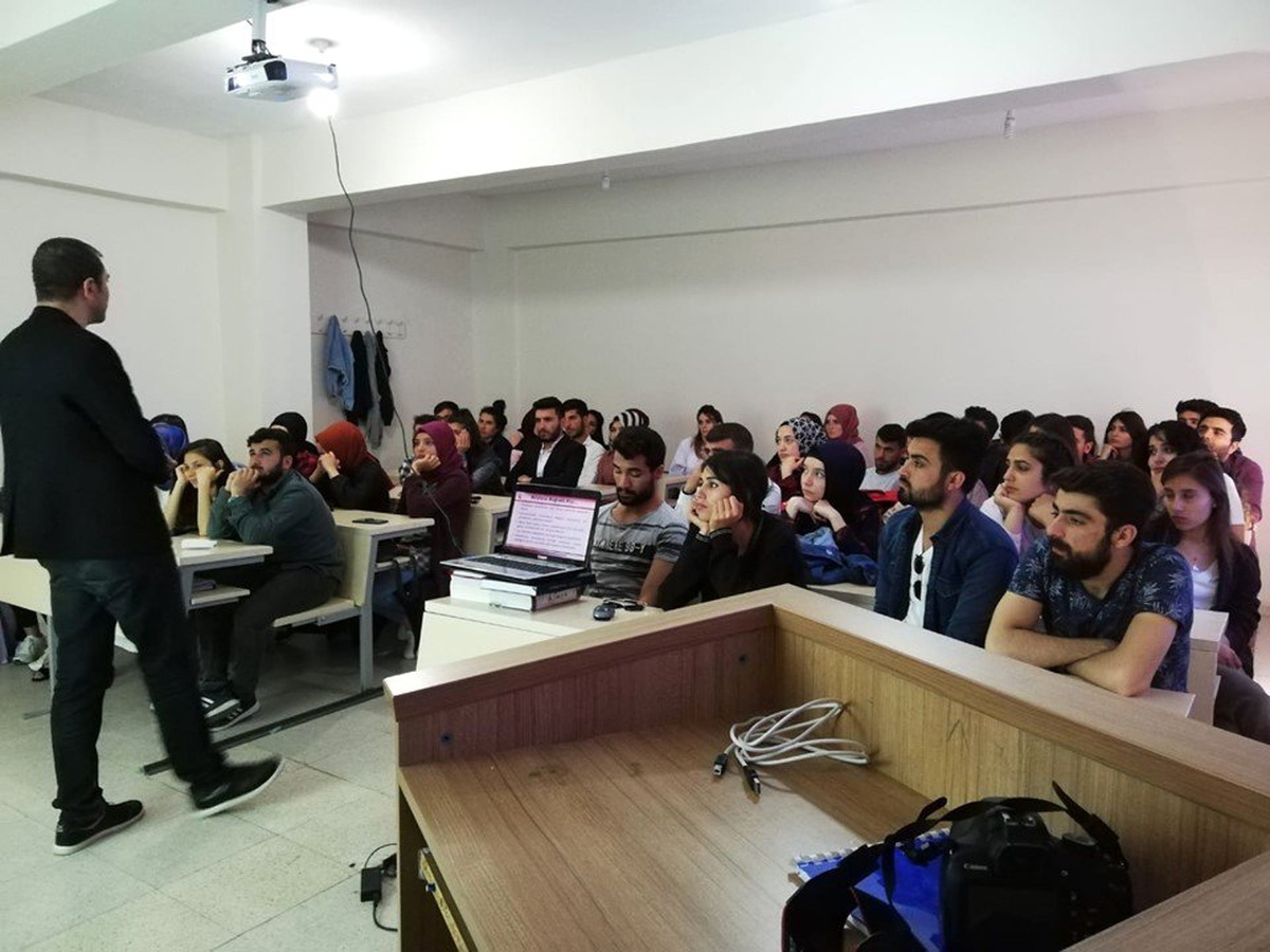 Muradiye\'de \'Madde Bağımlılığı\' Konulu Seminer