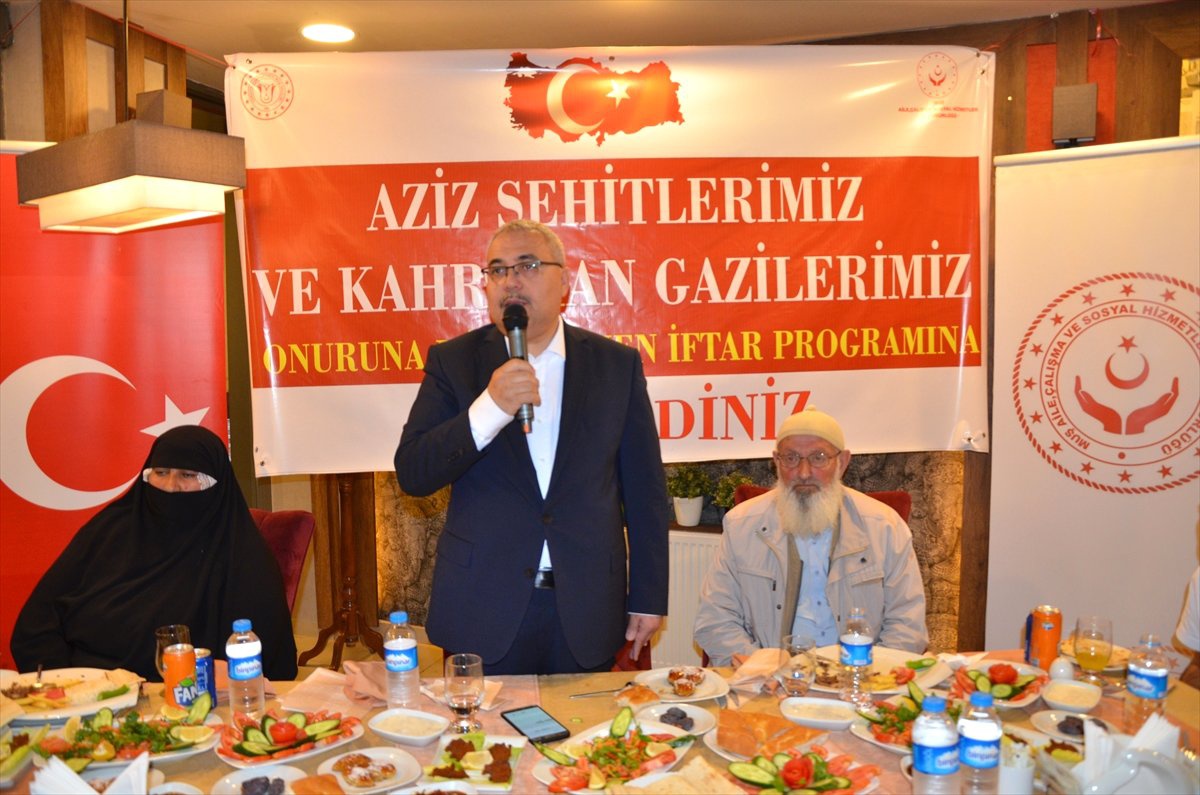 Muş\'ta Şehit Aileleri ve Gazilere İftar Verildi