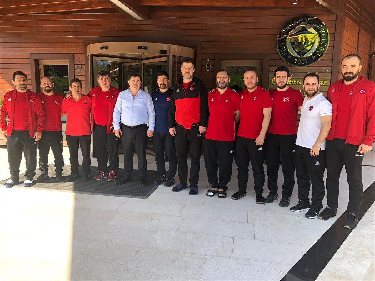 Musa Aydın Kamptaki Güreşçilerle İftar Yaptı
